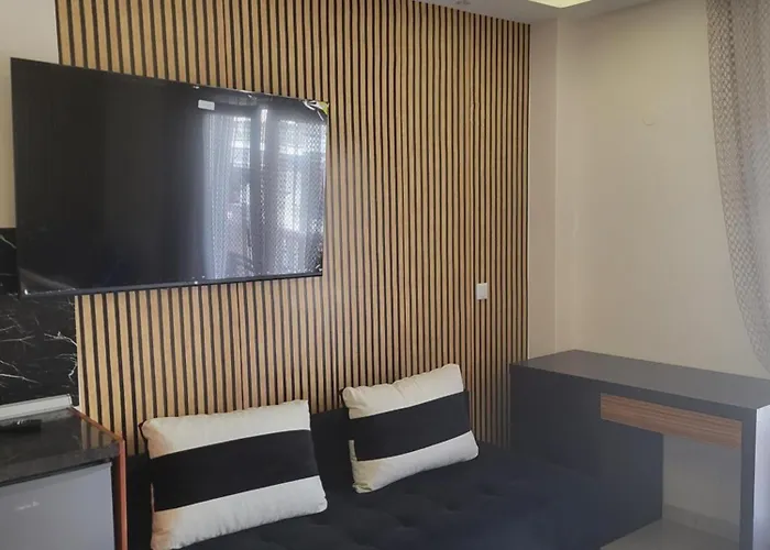 Louiza Hotel 2*